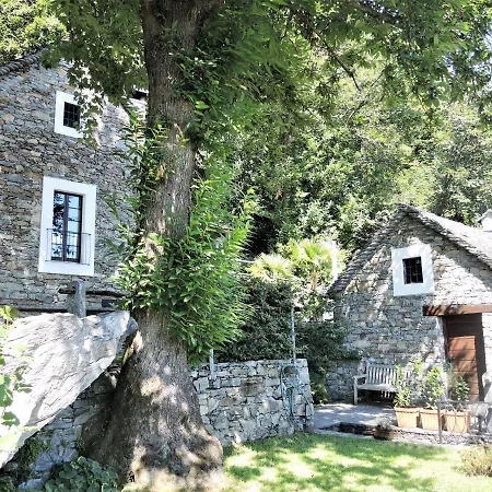 Rustico Gatto & Topolino Apartment Agarone